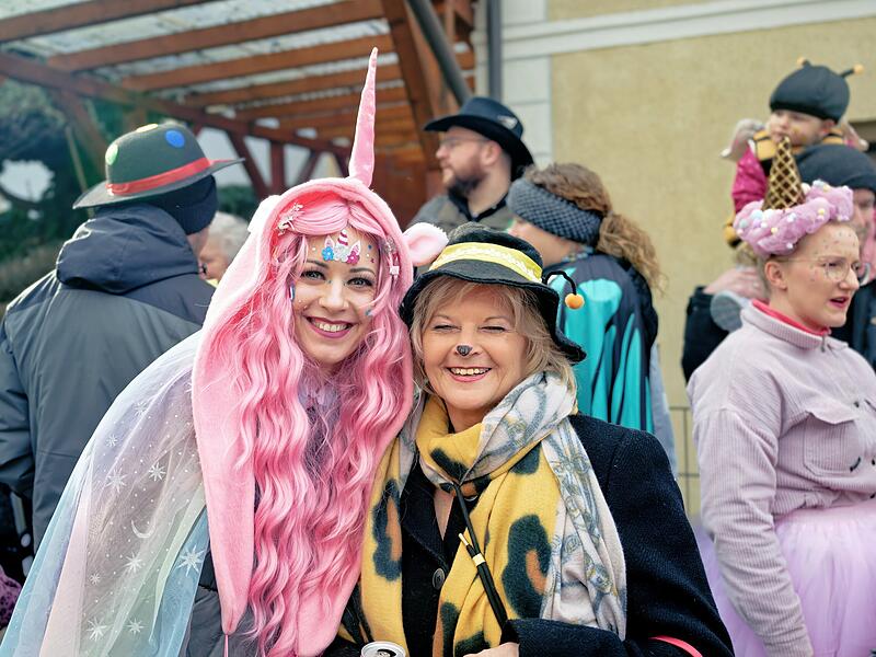 Faschingsumzug in Hirschaid 2026Mit Drachen und Pok&eacute;mon: Faschingsumzug in Hirschaid