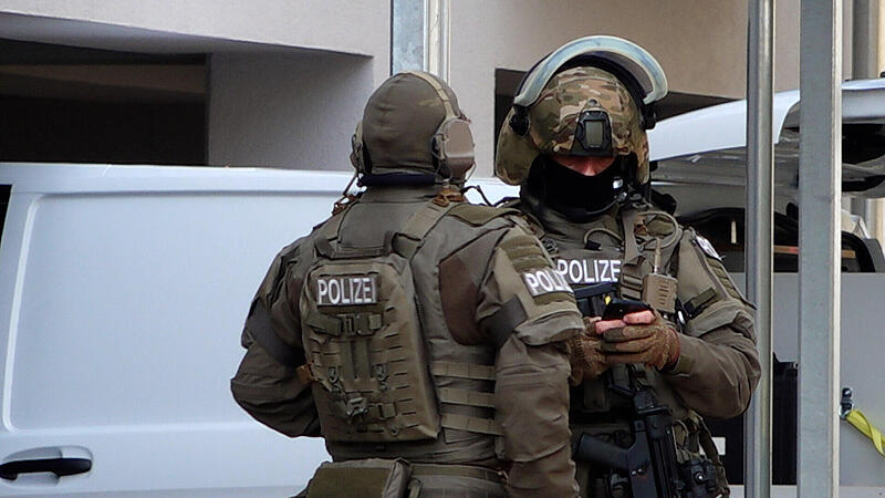 Gr&ouml;&szlig;erer SEK-Einsatz: Mann droht Ex-Freundin mit dem Tod&nbsp;&ndash; "nur noch ein paar Stunden"