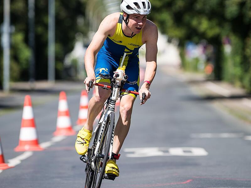 Jan Pluta vom SSV Forchheim wurde Gesamtsieger beim Forchheimer Stadttriathlon 2024.Forchheim & Fr&auml;nkische Schweiz