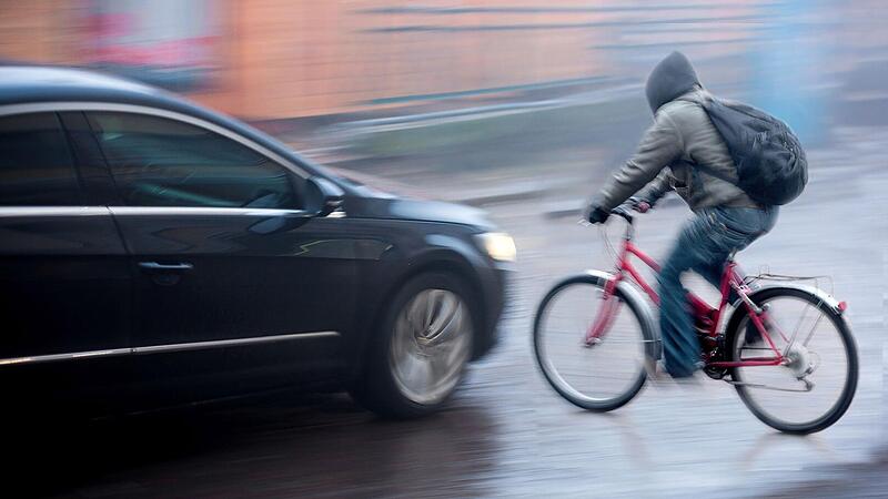 Radfahrer mit Schädelfraktur bei Verkehrsunfall im Kreis Bamberg Radfahrer mit Schädelfraktur bei Verkehrsunfall im Kreis Bamberg