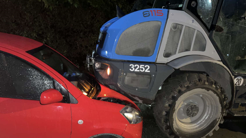 Verkehrsunfall mit Radlader in Sonnefeld Verkehrsunfall mit Radlader in Sonnefeld
