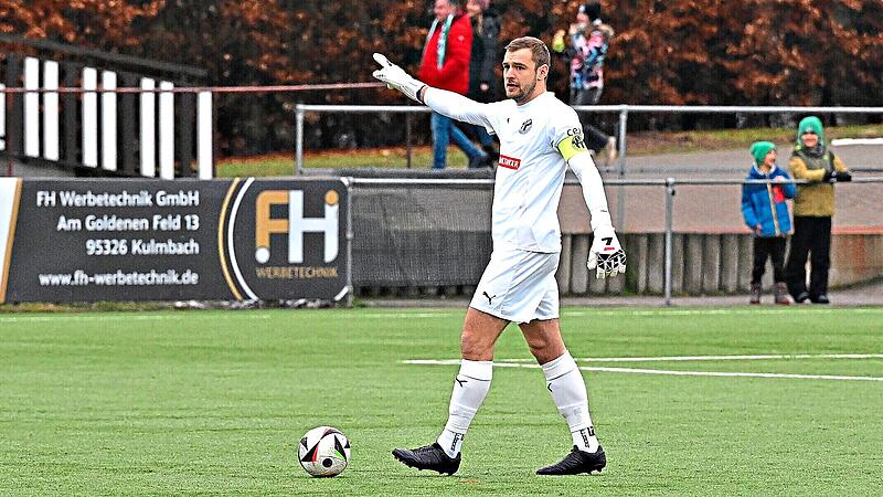 Sport Fußball Saison 2025 / 2026 Bayernliga Nord 19. Spieltag am Samstag 29.11.2025 Spielort Neudrossenfeld Sportpark Am Weinberg Kunstrasenplatz Spielbeginn 14.00 h TSV Neudrossenfeld gegen ASV Neumarkt Halbzeitergebnis 0:1 Endstand 1:3 Tobias Grün Sport Fußball Saison 2025 / 2026 Bayernliga Nord 19. Spieltag am Samstag 29.11.2025 Spielort Neudrossenfeld Sportpark Am Weinberg Kunstrasenplatz Spielbeginn 14.00 h TSV Neudrossenfeld gegen ASV Neumarkt Halbzeitergebnis 0:1 Endstand 1:3 Tobias Grün