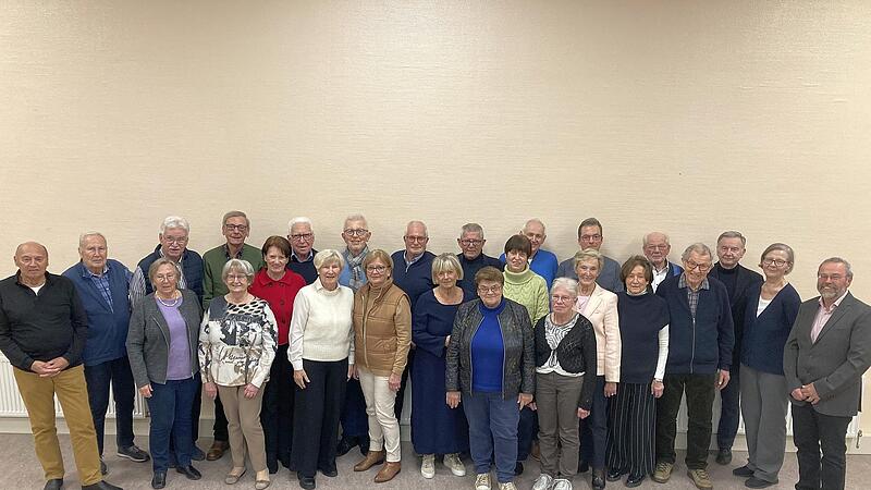 Gr&uuml;ndungsmitglieder des Heimatvereins Botenlauben Reiterswiesen sind bei der Jahreshauptversammlung geehrt worden.