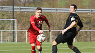 Stanislaw Nikiforow (rotes Trikot) kehrte vom SC Reichmannsdorf zurück zu seinem Heimatverein. Bei der SG Lisberg/Trabelsdorf feiert er ein erfolgreiches Debüt als Trainer in der A-Klasse.