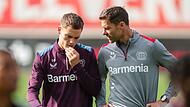 Florian Wirtz (l) und Xabi Alonso