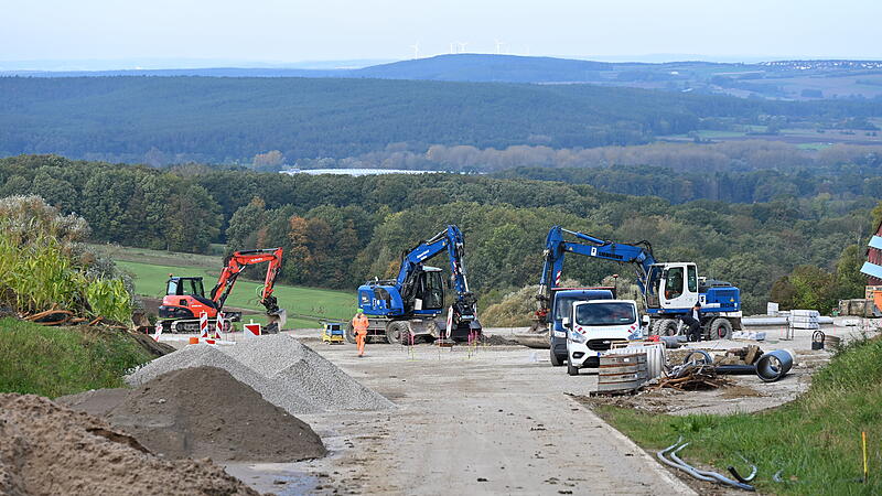 Hier entsteht ein Kreisverkehr: Die Retterner Kanzel ist nicht wiederzuerkennen.