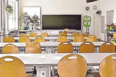 Ein leeres Klassenzimmer in &Ouml;sterreich. K&uuml;nftig k&ouml;nnte hier auch in den Ferien mehr los sein.