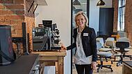 Die Kaffeek&uuml;che ist das Herzst&uuml;ck des Co-Working-Spaces. Architektin Kathleen G&auml;nse m&ouml;chte allen, die hier arbeiten, ein Wohlf&uuml;hl-Ambiente bieten.