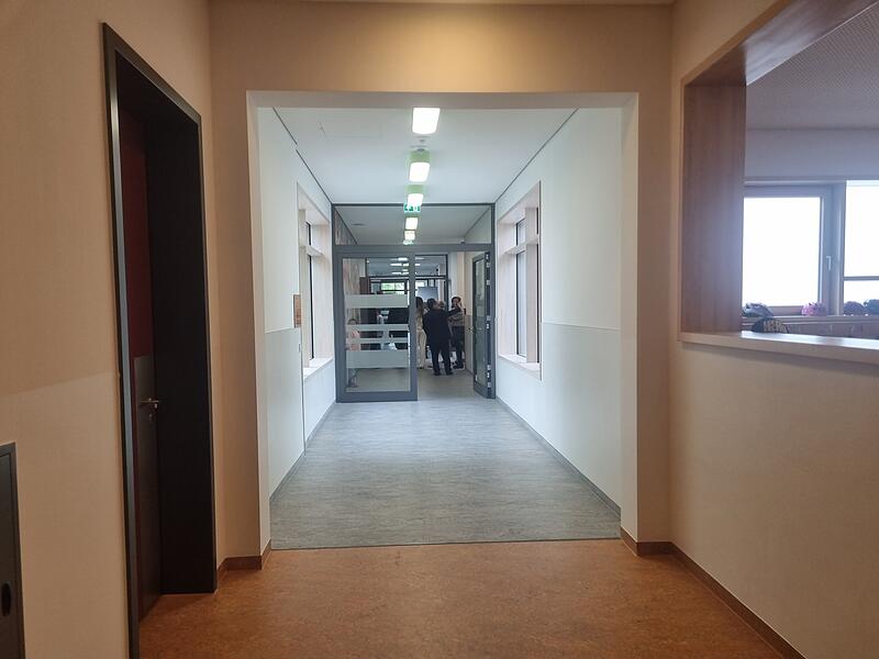 Erweiterungsbau der Grundschule Reuth in Forchheim wurde offiziell eingeweiht.