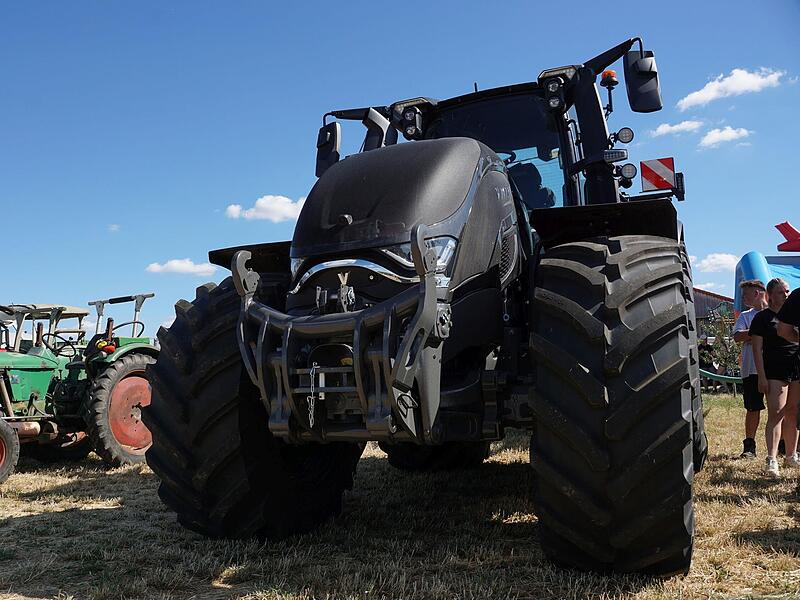 Auf der Veranstaltung in Steudach.Traktor-Pulling bei Erlangen Auf der Veranstaltung in Steudach.Traktor-Pulling bei Erlangen