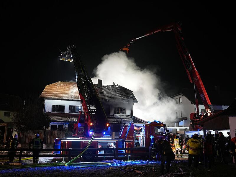 Doppelhaushälfte in Vollbrand