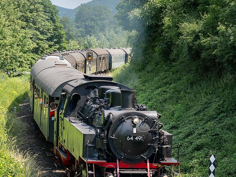 Die Lok der Dampfbahn stammt aus dem Jahr 1940.Forchheim & Fränkische Schweiz