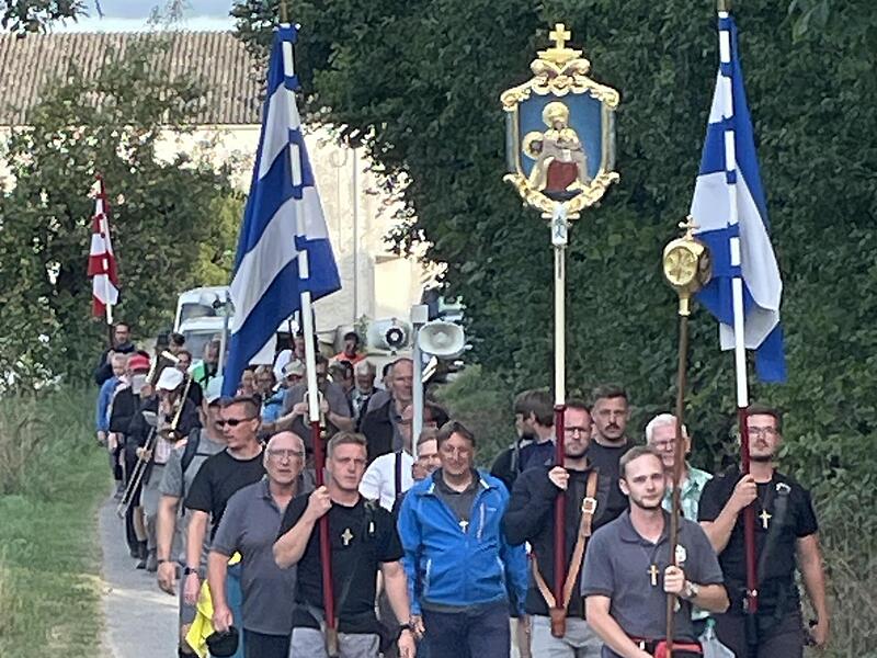 Nur noch wenige Kilometer haben die Wallfahrer noch von Kützberg bis Ramsthal zurückzulegen.