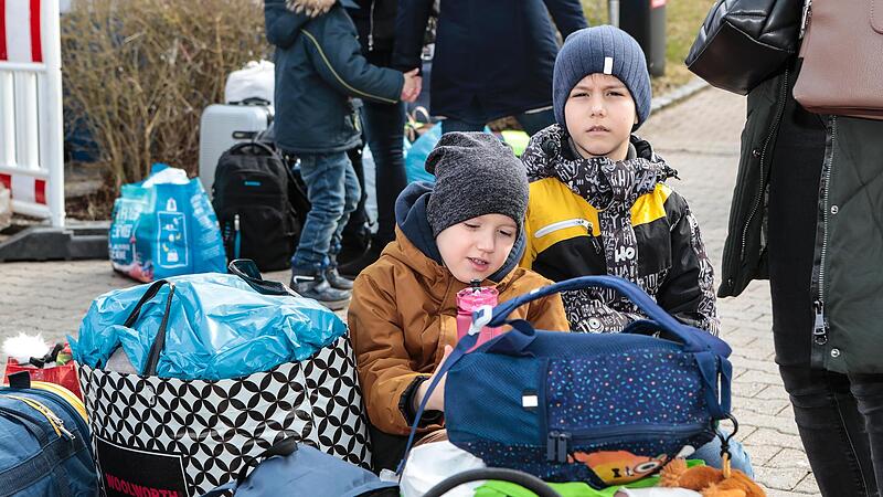 Ein paar Taschen mit den n&ouml;tigsten Dingen, mehr konnten Fl&uuml;chtlinge nicht aus ihrer Heimat retten. Die Hilfsbereitschaft ist hoch. Doch wie macht man das am besten?