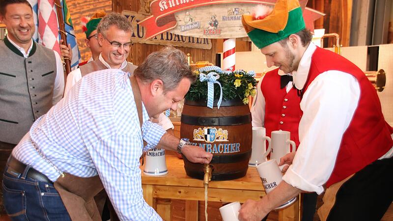 Der Probeanstich zur Bierwoche 2022 ist gegl&uuml;ckt. Foto: J&uuml;rgen G&auml;rtner