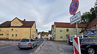 Die Bachüberdeckung bis zum Marktplatz darf nicht mehr befahren und als Parkfläche genutzt werden. Die Bachüberdeckung bis zum Marktplatz darf nicht mehr befahren und als Parkfläche genutzt werden.