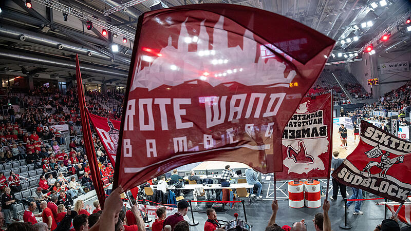 Auf die Fans der BMA365 Bamberg Baskets ist Verlass. Finanziell muss der Verein den G&uuml;rtel allerdings immer enger schnallen.