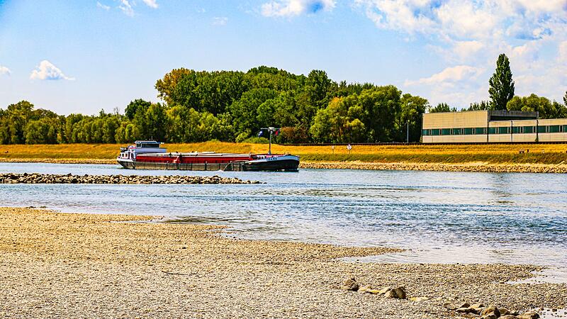 Niedrigwasser am Rhein