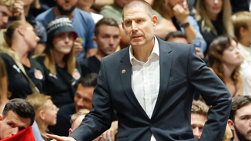 Oren Amiel f&auml;llt es derzeit schwer, sich auf seinen Trainerjob zu konzentrieren.