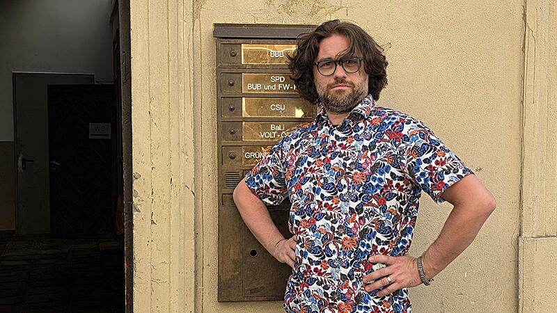 Florian Herrnleben vor dem Fraktionshaus