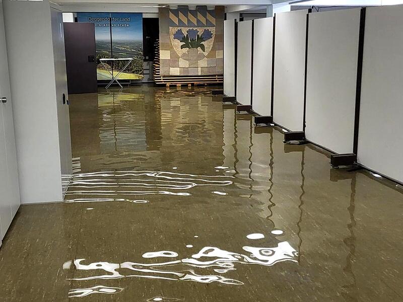 Wasserschaden im Landratsamt Deggendorf Wasserschaden im Landratsamt Deggendorf