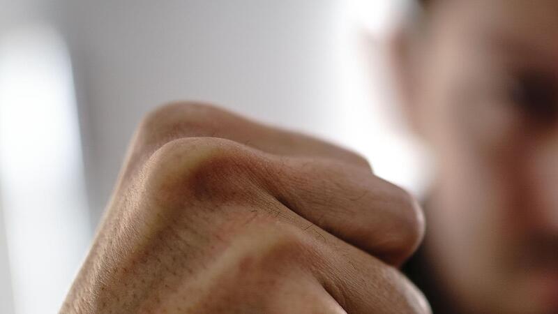 Ein Kronacher stand vor Gericht, da er seiner Ex-Partnerin einen Schlag aufs Trommelfell verpasste.