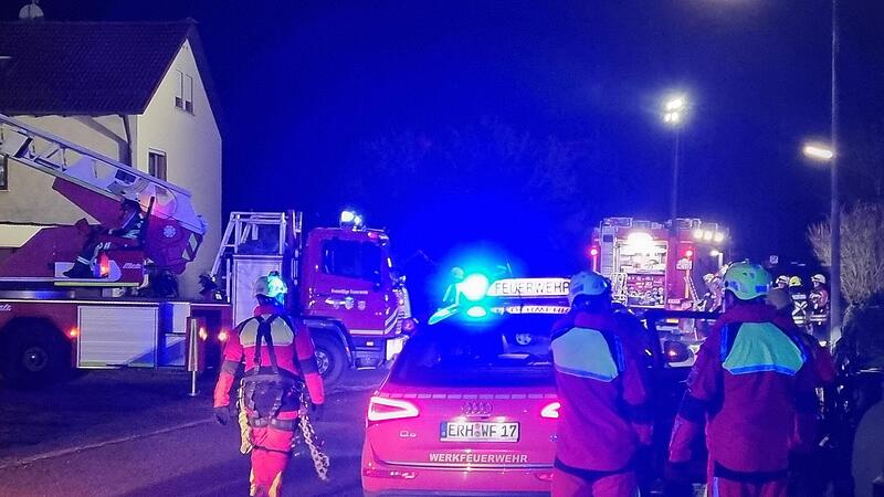 Bei dem Einsatz am vergangenen Dienstag waren zahlreiche Feuerwehren und ein H&ouml;henrettungstrupp im Einsatz.