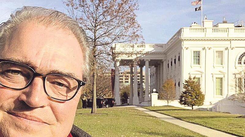 Karl Doemens vor dem Wei&szlig;en Haus: &bdquo;Emotional ist mir das Land l&auml;ngst zur zweiten Heimat geworden&ldquo;, schreibt er &uuml;ber seine Zeit in den USA. &bdquo;Trotzdem verlasse ich es mit sehr gemischten Gef&uuml;hlen.&ldquo;