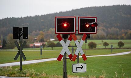 Unbeschrankter Bahn&uuml;bergang