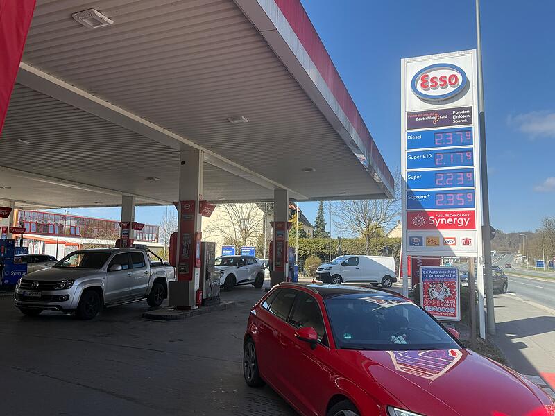 Reger Betrieb: Nach 12 Uhr sind die Preise allerdings schon umgesprungen. Reger Betrieb: Nach 12 Uhr sind die Preise allerdings schon umgesprungen.