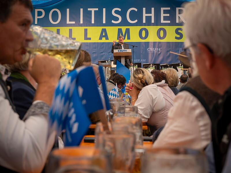 Politischer Frühschoppen auf dem Volksfest Gillamoos