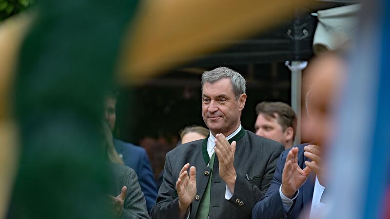 Ministerpr&auml;sident S&ouml;der und bayerisches Kabinett in Br&uuml;ssel