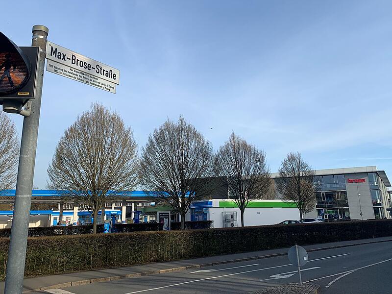 Um diesen Abschnitt der Max-Brose-Stra&szlig;e geht&rsquo;s: Bei Google Maps hei&szlig;t der kurze Abschnitt zwischen Bamberger Stra&szlig;e und Ernst-Faber-Stra&szlig;e pl&ouml;tzlich Oskar-Schindler-Stra&szlig;e.