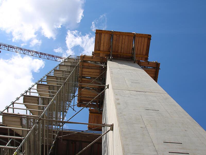 An der Baustelle der Thulbatal-Br&uuml;cke.