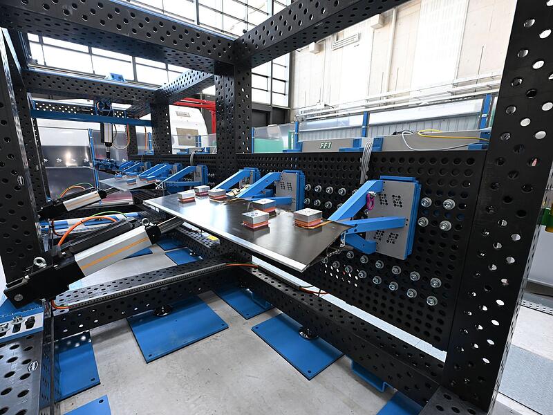 Er&ouml;ffnung eines neuen Pr&uuml;fstands f&uuml;r intelligente Fl&uuml;gel