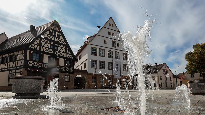 Der Brunnen am Marktplatz ist besonders bei den Kindern sehr beliebt.