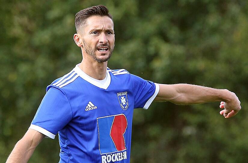 Eine neue Aufgabe für Erkan Esen: Der 41-Jährige verlässt nach dieser Saison die SG Eltmann und wird Nachfolger von Trainer Mario Bail beim Bezirksligisten SV Merkendorf. Eine neue Aufgabe für Erkan Esen: Der 41-Jährige verlässt nach dieser Saison die SG Eltmann und wird Nachfolger von Trainer Mario Bail beim Bezirksligisten SV Merkendorf.