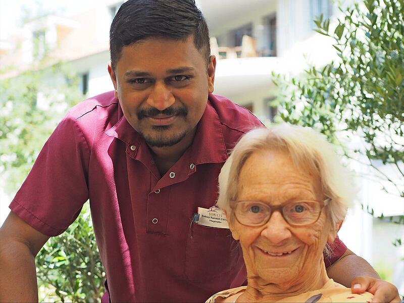 Pfleger aus Indien in Coburg: Ausgebildet für Deutschland Pfleger aus Indien in Coburg: Ausgebildet für Deutschland
