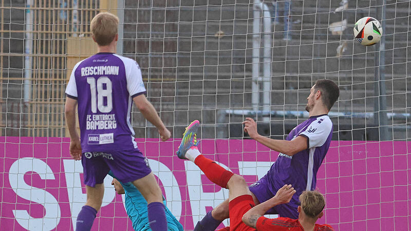 Fussball / FC Bayern Muenchen II - FC Eintracht Bamberg