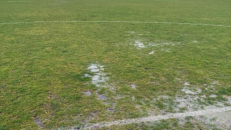 FC 06 Bad Kissingen: Wasserposse am Schweinfurter Hutrasen