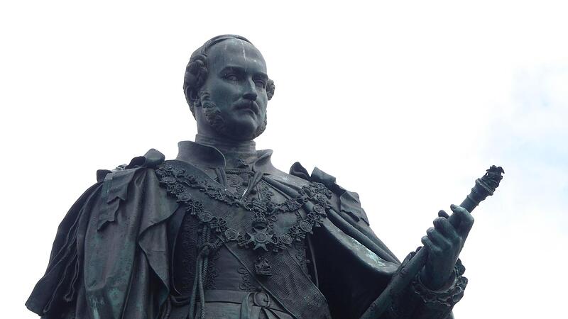 Seit der Heirat von Prinz Albert von Sachsen-Coburg und Gotha mit Queen Victoria bis 1917 trug das englische K&ouml;nigshaus den Namen Saxe-Coburg and Gotha.