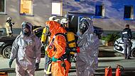 In der Nacht von Donnerstag auf Freitag (14. Juni 2024) wurden Einsatzkräfte wegen diverser Chemikalien in eine Wohnung in Bamberg alarmiert.