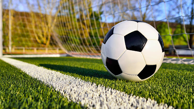 Nach dem Spielabbruch und Polizeieinsatz beim Herzogenauracher Stadtderby meldet sich der ASV Herzogenaurach zu Wort. Nach dem Spielabbruch und Polizeieinsatz beim Herzogenauracher Stadtderby meldet sich der ASV Herzogenaurach zu Wort.