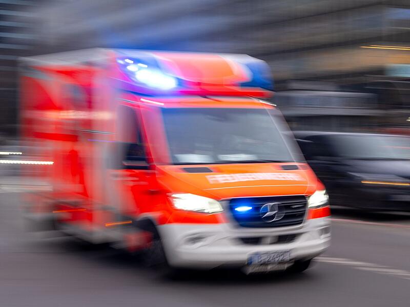 Krankenwagen im Einsatz Krankenwagen im Einsatz