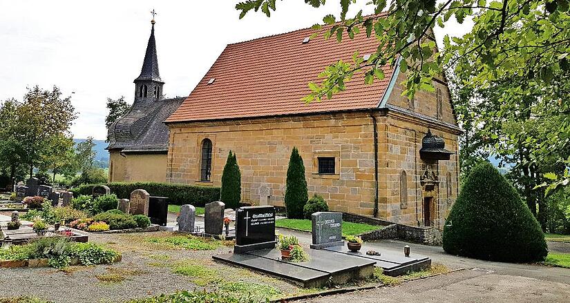 Die Fünfwundenkapelle Burgkunstadt ist frisch renoviert. Am Tag des offenen Denkmals gibt es eine Führung mit Architekt und Kirchenpfleger und man kann sogar einen Blick in den Dachstuhl der Kapelle werfen. Die Fünfwundenkapelle Burgkunstadt ist frisch renoviert. Am Tag des offenen Denkmals gibt es eine Führung mit Architekt und Kirchenpfleger und man kann sogar einen Blick in den Dachstuhl der Kapelle werfen.