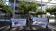 Demonstranten protestierten vergangene Woche vor der Konzernzentrale des Chemieriesen Bayer in Leverkusen gegen die Verlängerung der EU-Zulassung des Pestizids Glyphosat.