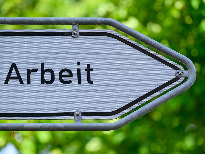 Zahl der Arbeitslosen sinkt wieder unter Drei-Millionen-Grenze