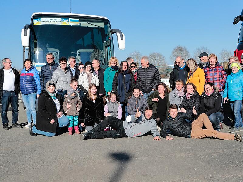 Gemeinsam stark: Das ganze Spendenaktion-Team aus Hallerndorf. Vorne Pfarrer Matthias Steffel und Pastoralreferent Andreas Barthel.Forchheim & Fr&auml;nkische Schweiz