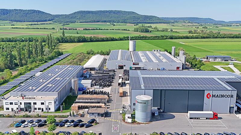 Das Unternehmen Maincor will mit dem Projekt „Fabrik 2030“ dafür sorgen, dass in den kommenden Jahrzehnten erfolgreich produziert werden kann. Das Luftbild zeigt den Standort Knetzgau.