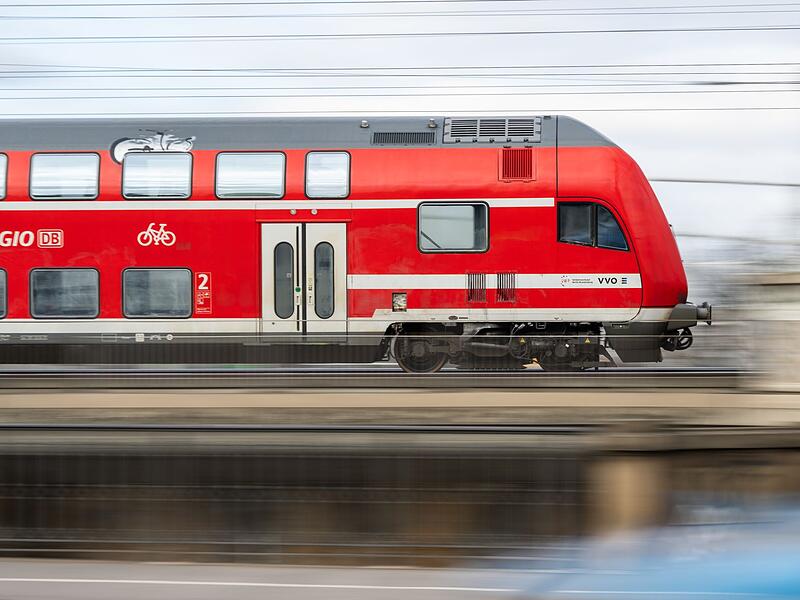 Ein Regionalexpress der DB Regio